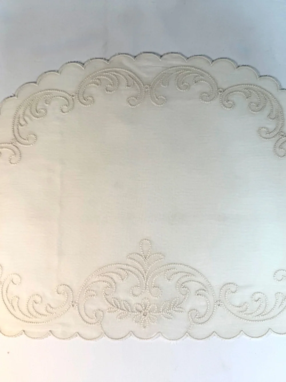 Set 4 NOS Brode Main French Linen Placemats & Napkins Hand Embroidered Unused